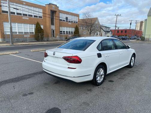 2018 Volkswagen Passat 2.0T S