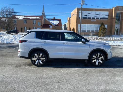 2026 Mitsubishi Outlander SE 2.5 S-AWC