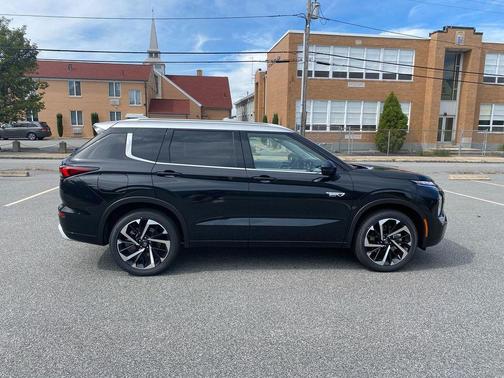 2025 Mitsubishi Outlander PHEV SEL