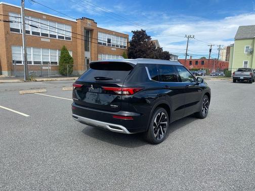 2025 Mitsubishi Outlander PHEV SEL