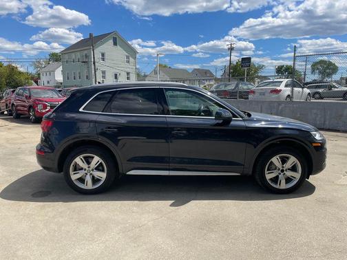 Moonlight Blue Metallic 2018 Audi Q5 2.0T Premium Plus
