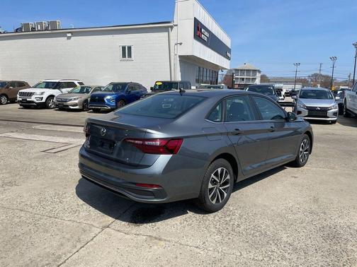Platinum Gray Metallic 2024 Volkswagen Jetta 1.5T S