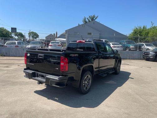 Black 2022 Chevrolet Colorado LT
