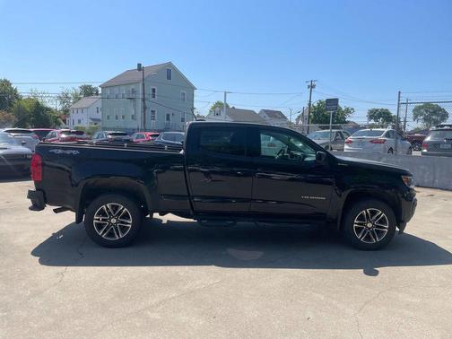 Black 2022 Chevrolet Colorado LT