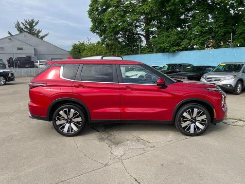 Red Diamond 2026 Mitsubishi Outlander SE