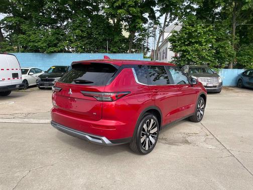Red Diamond 2026 Mitsubishi Outlander SE