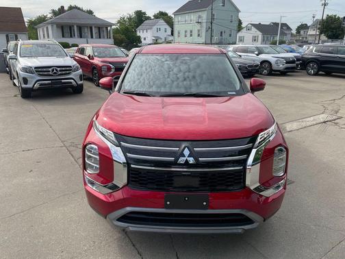 Red Diamond 2026 Mitsubishi Outlander SE