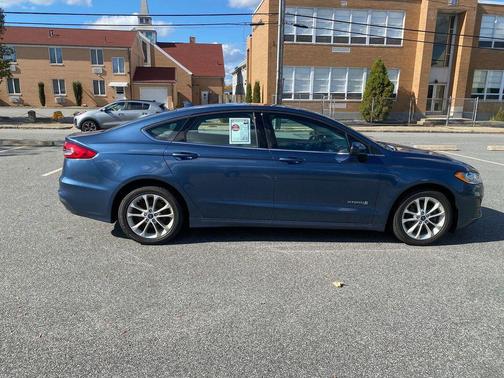 2019 Ford Fusion Hybrid SE