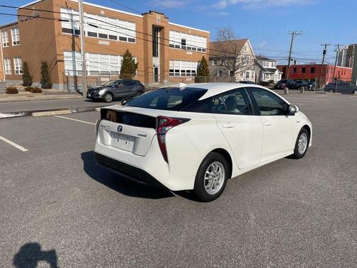 2018 Toyota Prius Three