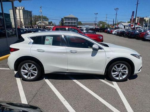 2018 INFINITI QX30 Premium