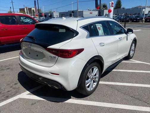 2018 INFINITI QX30 Premium