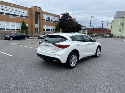 2018 INFINITI QX30 Premium
