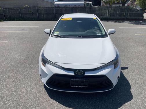 Ice 2024 Toyota Corolla LE
