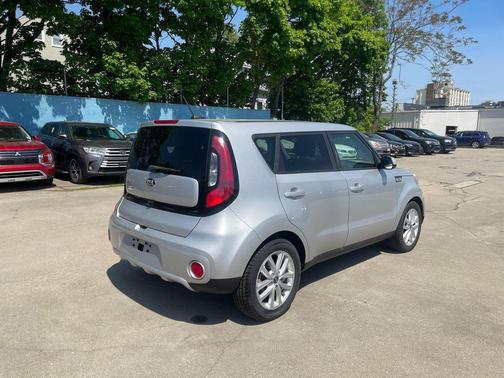 Bright Silver 2018 Kia Soul +