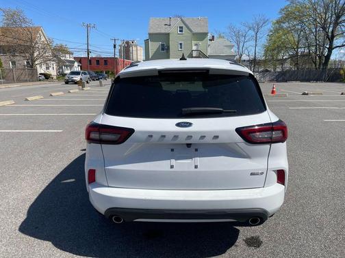 Oxford White 2023 Ford Escape ST-Line Select