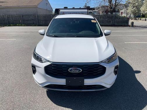Oxford White 2023 Ford Escape ST-Line Select