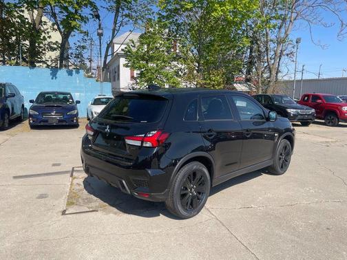 Labrador Black Pearl 2026 Mitsubishi Outlander Sport 2.0 LE