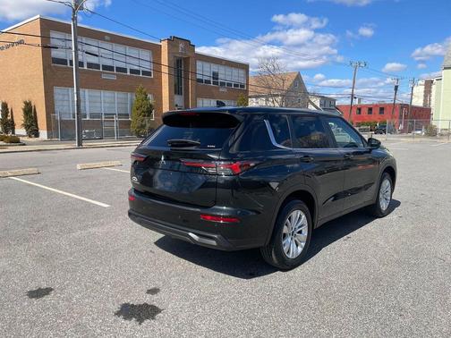 Black Diamond 2026 Mitsubishi Outlander ES 2.5 S-AWC