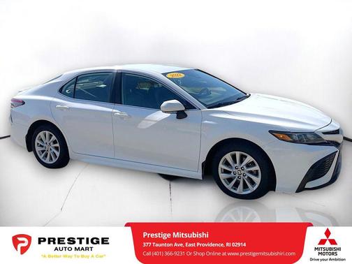 White 2022 Toyota Camry SE