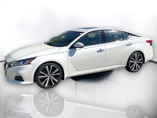 Pearl White Tricoat 2020 Nissan Altima Platinum VC-Turbo FWD