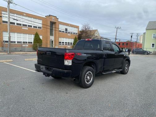 2011 Toyota Tundra Grade
