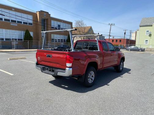 2016 Toyota Tacoma SR5