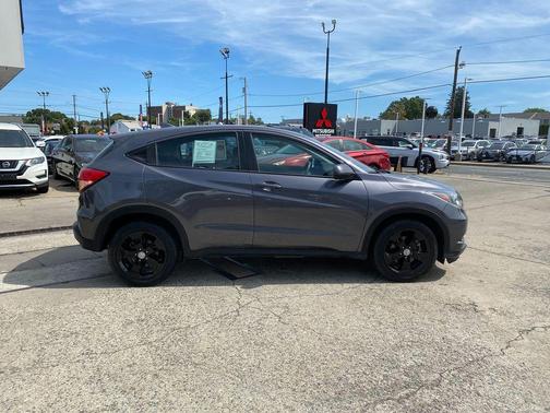 Modern Steel Metallic 2018 Honda HR-V LX