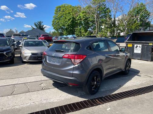 Modern Steel Metallic 2018 Honda HR-V LX