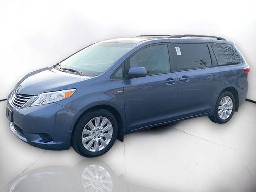 2016 Toyota Sienna LE