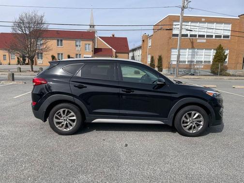 2017 Hyundai TUCSON SE Plus