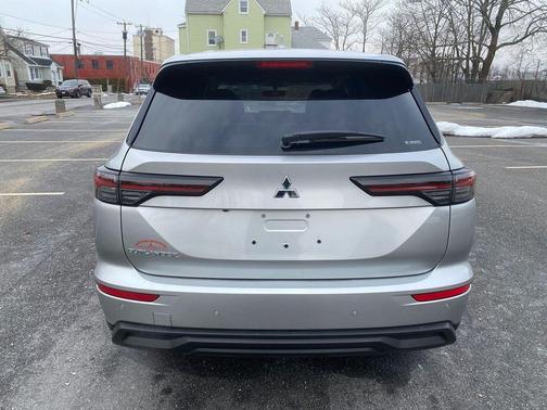 2026 Mitsubishi Outlander ES 2.5 S-AWC