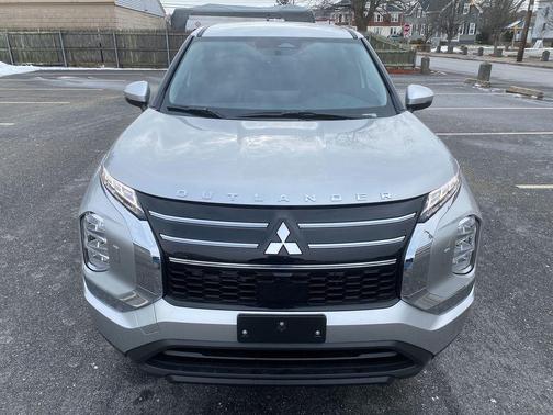 2026 Mitsubishi Outlander ES 2.5 S-AWC