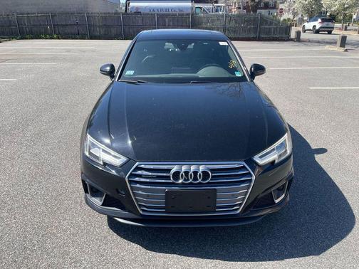 Mythos Black Metallic 2019 Audi A4 45 Premium