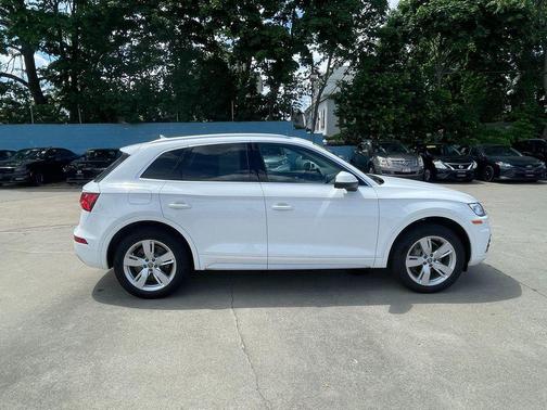 Ibis White 2018 Audi Q5 2.0T Premium Plus