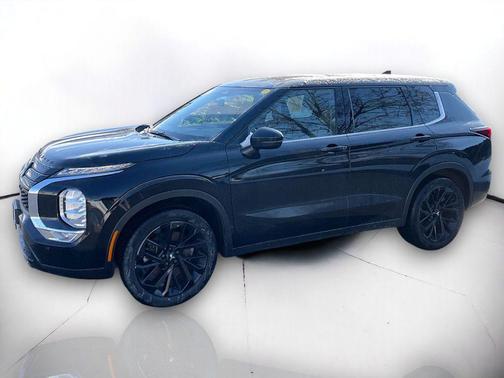 2022 Mitsubishi Outlander Black Edition 2WD