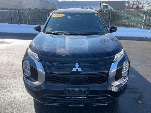 2022 Mitsubishi Outlander Black Edition 2WD