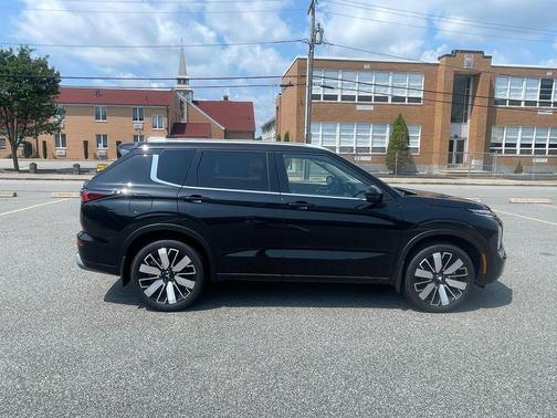 Black Diamond 2026 Mitsubishi Outlander SEL