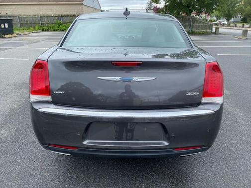 2017 Chrysler 300 Limited