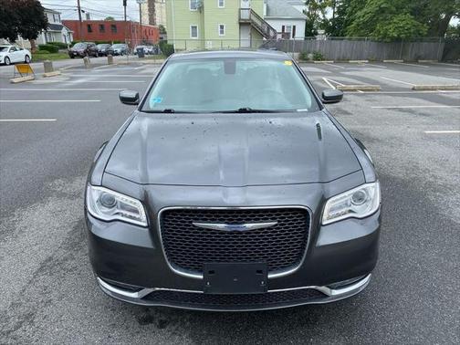2017 Chrysler 300 Limited