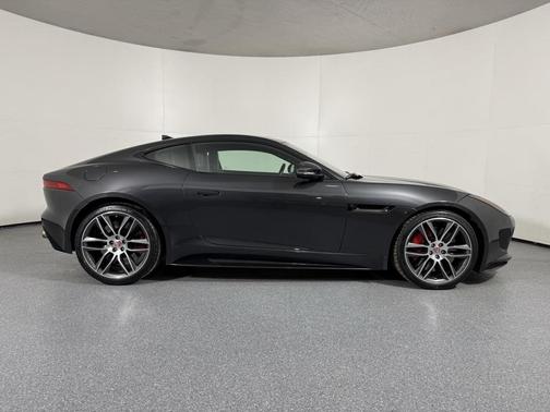 2017 Jaguar F-TYPE R