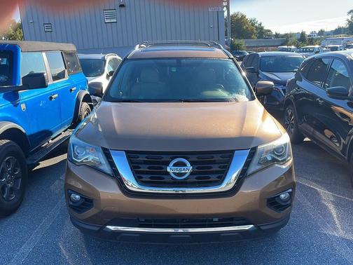 2017 Nissan Pathfinder SL