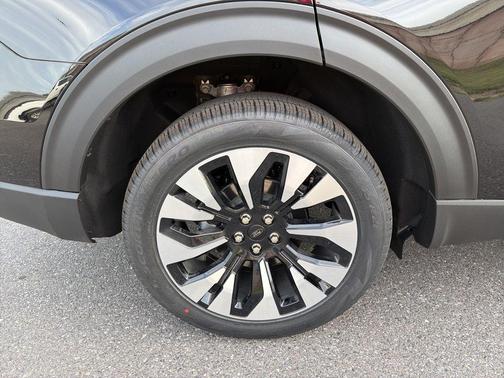 AGATE BLACK METALLIC 2026 Ford Explorer Platinum