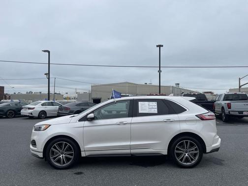 2019 Ford Edge Titanium