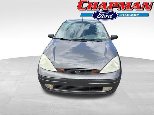 Gray 2002 Ford Focus ZX5