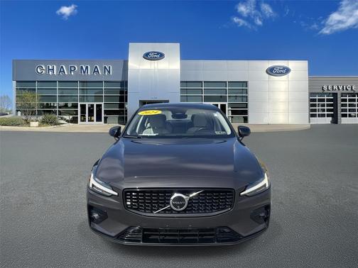 2024 Volvo S60 B5 Plus Dark Theme