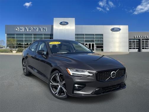 2024 Volvo S60 B5 Plus Dark Theme