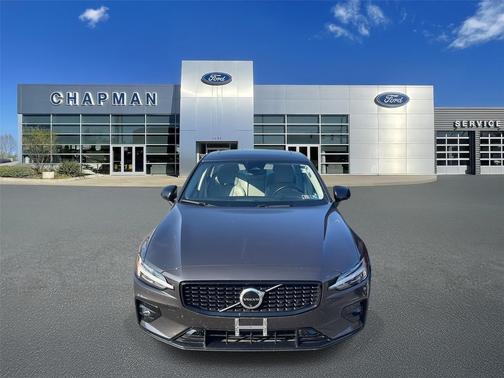 2024 Volvo S60 B5 Plus Dark Theme
