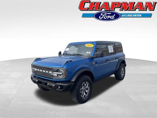 VELOCITY BLUE METALLIC 2025 Ford Bronco Badlands