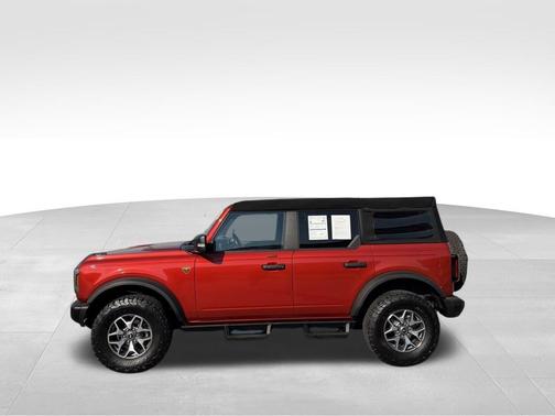 HOT PEPPER RED MET TINT CC 2023 Ford Bronco Badlands
