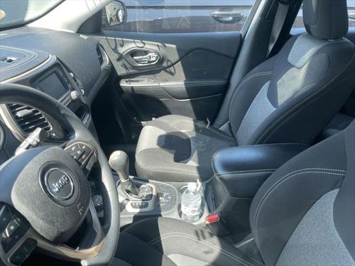 2014 Jeep Cherokee Sport